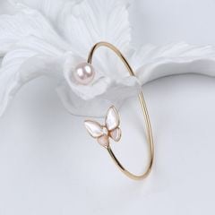 Vòng Tay MADAME HIEN PEARLS Titan 18K Còng Đính Hạt trai Nước Ngọt Tự Nhiên Hình Bướm Sang Trọng VTT011