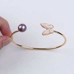 Vòng Tay MADAME HIEN PEARLS Titan 18K Còng Đính Hạt trai Nước Ngọt Tự Nhiên Hình Bướm Sang Trọng VTT011