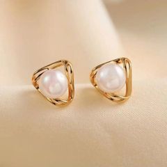 Hoa Tai Nụ Ngọc Trai Nước Ngọt Tự Nhiên Đơn Giản Thời Trang MADAME HIEN PEARLS Cho Nữ BTN009