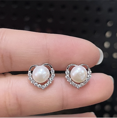 Bông Tai Đính Ngọc Trai Nước Tự Nhiên Hình Tim Đính Đá Madame Hien Pearls BTN010
