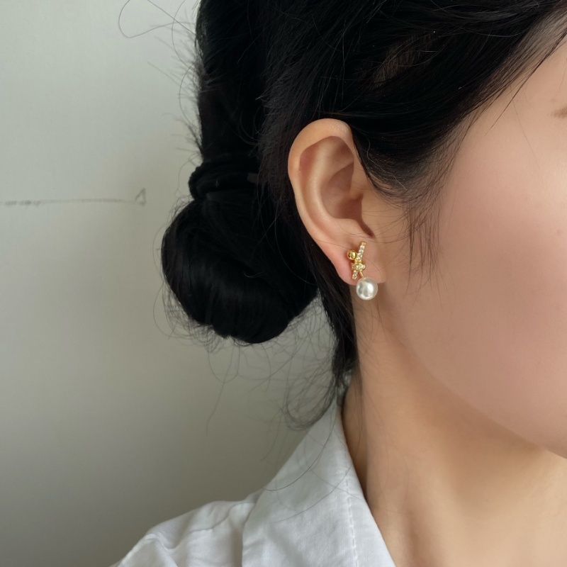Bông Tai Ngọc Trai Kiểu Thắt Nơ Gọng Đáng Yêu MADAME HIEN PEARLS Cho Nữ BTN018