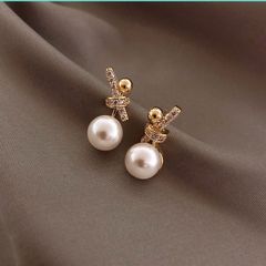 Bông Tai Ngọc Trai Kiểu Thắt Nơ Gọng Đáng Yêu MADAME HIEN PEARLS Cho Nữ BTN018