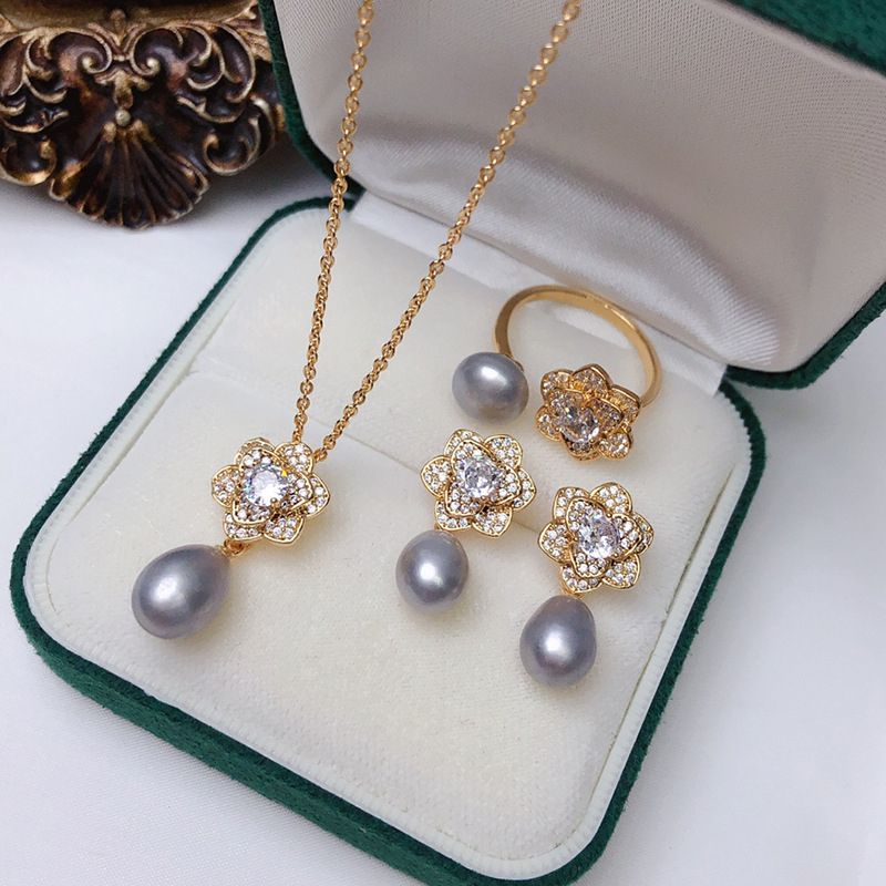 Bộ Set Ngọc Trai Dây chuyền, Nhẫn và Bông Tai Mặt Hoa Hồng MADAME HIEN PEARLS Cho Nữ SPS018V