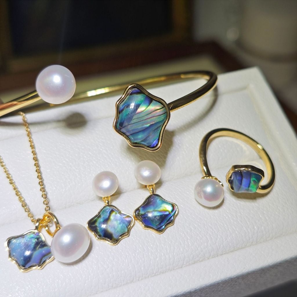 Bộ Set Ngọc Trai Vòng cổ + Nhẫn + Bông Tai Bộ Trang Sức Ngọc Trai Tự Nhiên Vỏ Sò Xà Cừ Khảm Bàu Ngư MADAME HIEN PEARLS SPS065