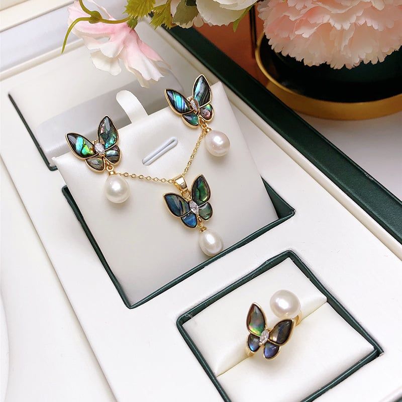 Bộ Set Ngọc Trai Tự Nhiên Mặt Bướm Xà Cừ Vỏ Bàu Ngư MADAME HIEN PEARLS SPS084