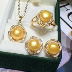 Bộ Set Ngọc Trai Vàng gồm Dây chuyền + Nhẫn + Bông Tai Dáng Hoa Thời Trang MADAME HIEN PEARLS SPS022V