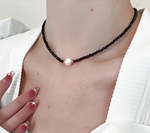 Vòng cổ Pha Lê Đen Mặt Ngọc Trai Tự Nhiên 1 Hạt Tối Giản MADAME HIEN PEARLS Unisex Nam Nữ