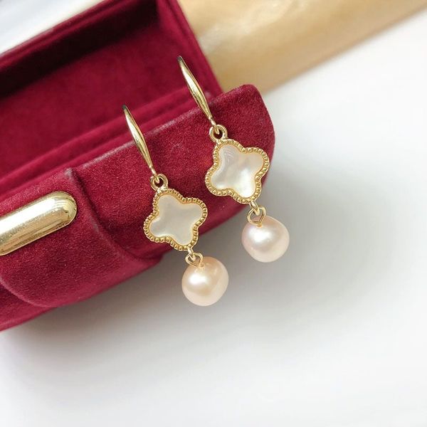 Bông tai Ngọc Trai Mặt Cỏ 4 Lá Trắng Xà Cừ Tua Rua 1 Hạt Ngọc Trai Tự Nhiên MADAME HIEN PEARLS Cho Nữ BTT097