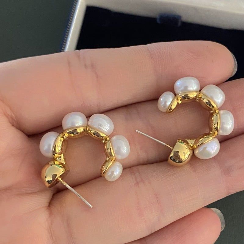 Bông Tai Ngọc Trai Tự Nhiên Dáng C Khối 5 Hạt Ngọc Trai Cá Tính Sành Điệu MADAME HIEN PEARLS Cho Nữ BTN184