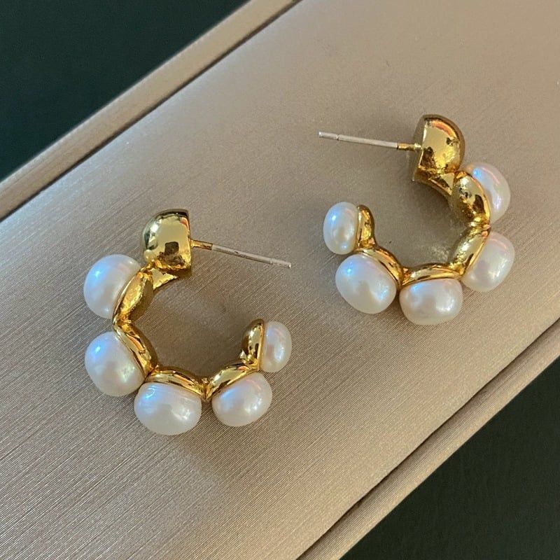 Bông Tai Ngọc Trai Tự Nhiên Dáng C Khối 5 Hạt Ngọc Trai Cá Tính Sành Điệu MADAME HIEN PEARLS Cho Nữ BTN184