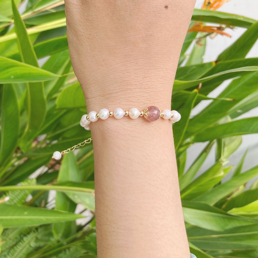 Vòng Đeo Tay Chuỗi Hạt Ngọc Trai Tự Nhiên phối Thạch Anh Hồng Đơn Giản Xinh Xắn MADAME HIEN PEARLS VTT020
