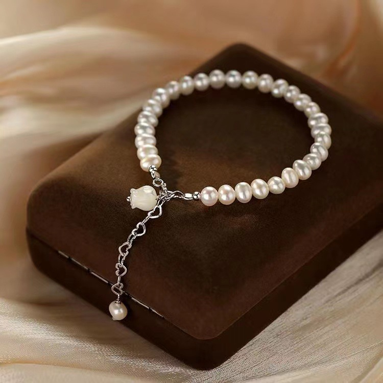 Vòng Tay Ngọc Trai Tự Nhiên Phối Chuông Gió Hoa Linh Lan Lily In The Valley Dễ Thương MADAME HIEN PEARLS Cho Nữ VTT039