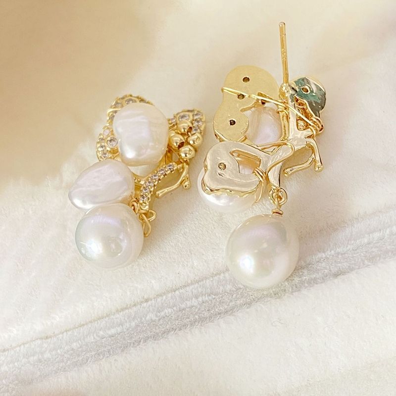Bông tai Ngọc Trai Tự Nhiên Hạt Dị Baroque Dáng Bướm Dị Tua Rua MADAME HIEN PEARLS Thời Trang Cao Cấp BTB059