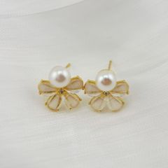 Bông Tai Ngọc Trai Tự Nhiên Dáng Hoa Bọc Vàng 18K Kim Bạc s925 MADAME HIEN PEARLS BTN144