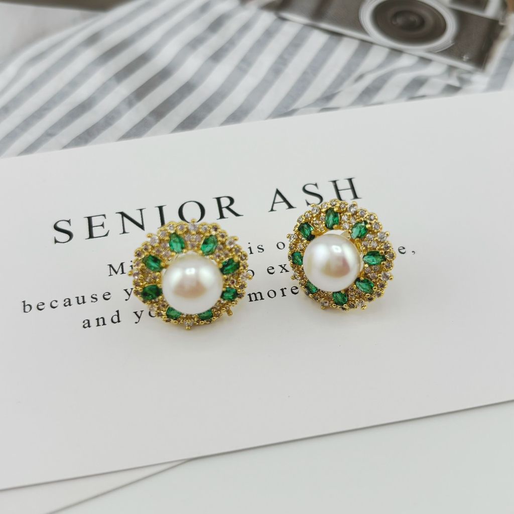 Bông Tai Ngọc Trai Tự Nhiên Đính Đá Sắc Màu Sang Trọng MADAME HIEN PEARLS BTN167