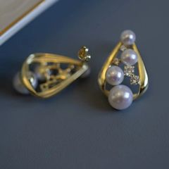 Bông Tai Mặt Hình Học Đính 4 Hạt Ngọc Trai Tự Nhiên Sang Trọng MADAME HIEN PEARLS Cho Nữ BTN293
