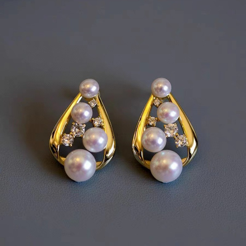 Bông Tai Mặt Hình Học Đính 4 Hạt Ngọc Trai Tự Nhiên Sang Trọng MADAME HIEN PEARLS Cho Nữ BTN293