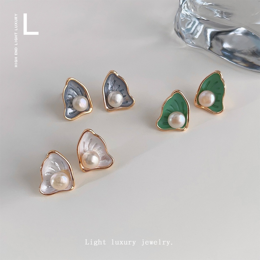 Bông Tai Ngọc Trai Nước Ngọt Tự Nhiên Cánh Bướm Vân Xò Nhỏ Xinh MADAME HIEN PEARLS Cho Nữ BTN076