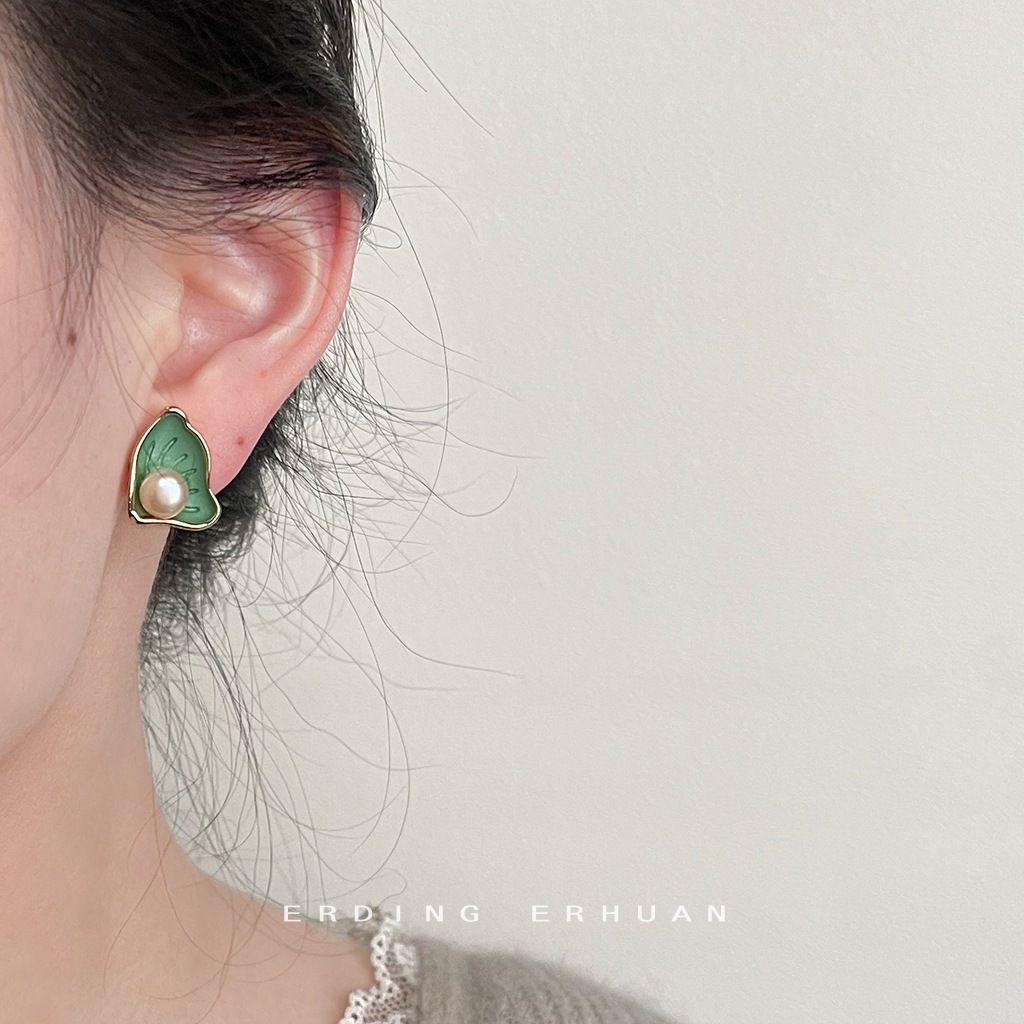 Bông Tai Ngọc Trai Nước Ngọt Tự Nhiên Cánh Bướm Vân Xò Nhỏ Xinh MADAME HIEN PEARLS Cho Nữ BTN076