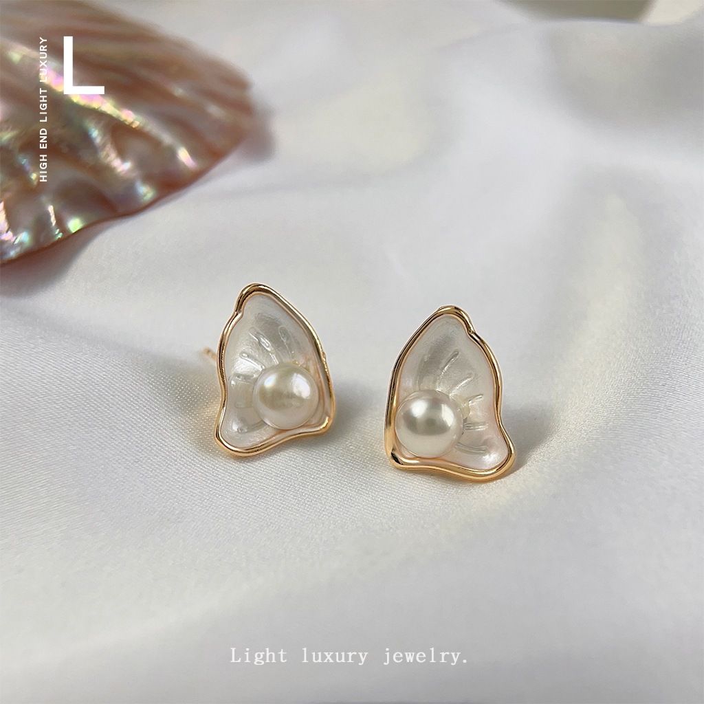 Bông Tai Ngọc Trai Nước Ngọt Tự Nhiên Cánh Bướm Vân Xò Nhỏ Xinh MADAME HIEN PEARLS Cho Nữ BTN076