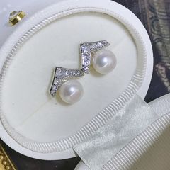 Bông Tai Ngọc trai Kim Bạc Ý s925 Dáng V Đính Đá Quý Cao Cấp Unisex Nam Nữ MADAME HIEN PEARLS BTN115