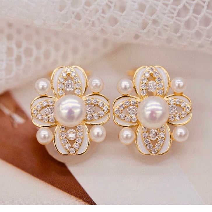 Bông Tai Ngọc Trai Kẹp Tai Kim Bạc Ý s925 Mạ Vàng 14k Dáng Cánh Hoa Hoàng Gia Ý Sang Trọng BTN111