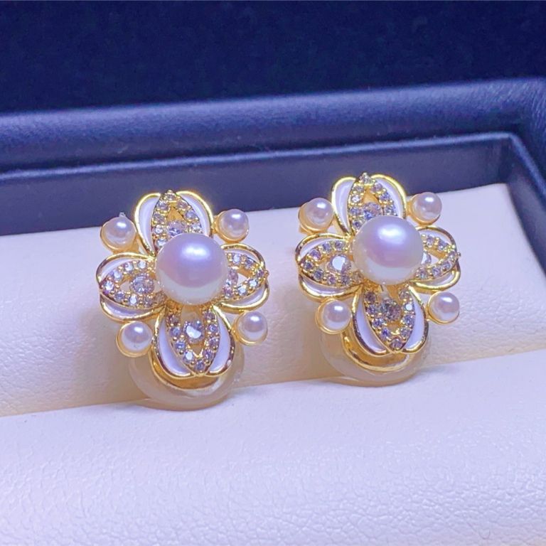 Bông Tai Ngọc Trai Kẹp Tai Kim Bạc Ý s925 Mạ Vàng 14k Dáng Cánh Hoa Hoàng Gia Ý Sang Trọng BTN111