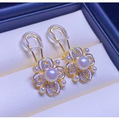 Bông Tai Ngọc Trai Kẹp Tai Kim Bạc Ý s925 Mạ Vàng 14k Dáng Cánh Hoa Hoàng Gia Ý Sang Trọng BTN111