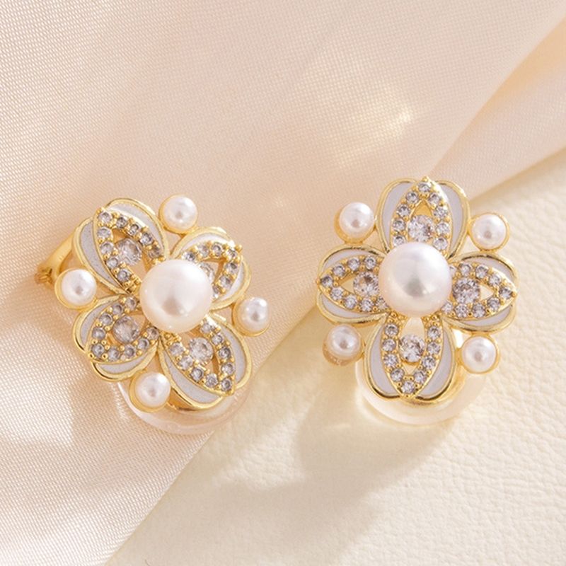 Bông Tai Ngọc Trai Kẹp Tai Kim Bạc Ý s925 Mạ Vàng 14k Dáng Cánh Hoa Hoàng Gia Ý Sang Trọng BTN111