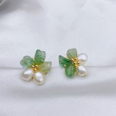 Bông Tai Ngọc Trai Tự Nhiên Dáng Hoa Đào 5 Cánh Phối Đá Thạch Anh Tự Nhiên MADAME HIEN PEARLS Cho Nữ BTG100