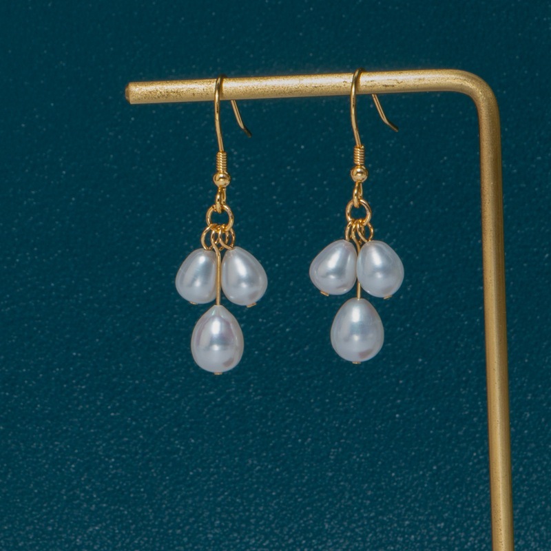 Bông Tai Ngọc Trai Tự Nhiên Tua Rua 3 Hạt Ngọc Trai MADAME HIEN PEARLS Thời Trang Nữ BTG069