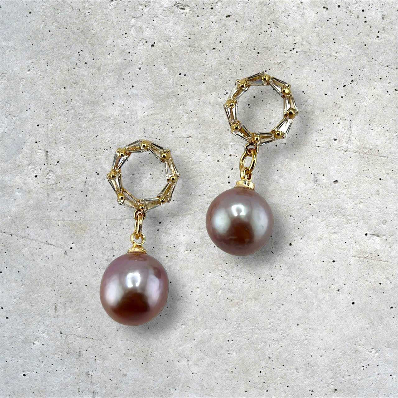 Bông Tai Ngọc Trai Tím Tự Nhiên Mặt Khung Pha Lê Tròn Tối Giản MADAME HIEN PEARLS Cho Nữ BTT115