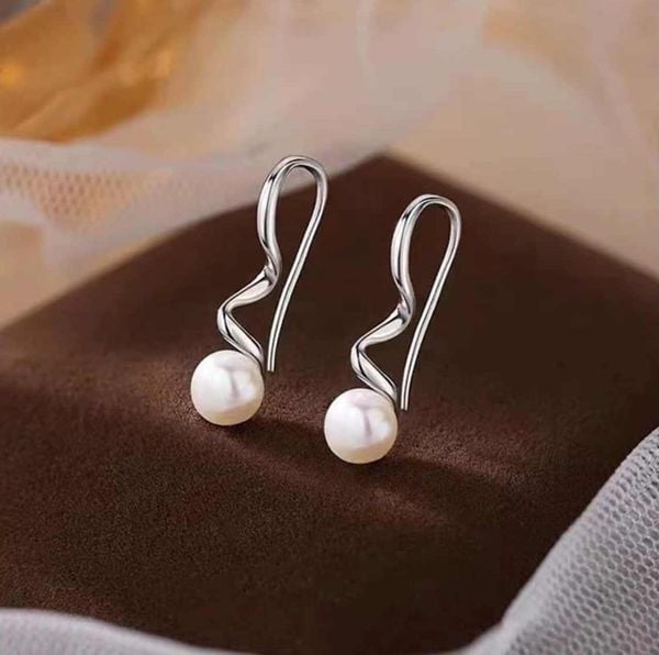 Bông Tai Ngọc Trai Tự Nhiên Khung Bạc Ta Tua Rua Thanh Bạc Xoắn Đính Ngọc Trai Tự Nhiên MADAME HIEN PEARLS Cho Nữ BTN217