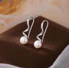 Bông Tai Ngọc Trai Tự Nhiên Khung Bạc Ta Tua Rua Thanh Bạc Xoắn Đính Ngọc Trai Tự Nhiên MADAME HIEN PEARLS Cho Nữ BTN217