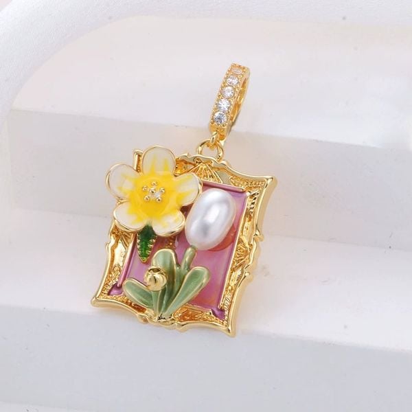Dây Chuyền Mặt Tranh Sơn Dầu Khung Vuông Hoa Sứ Vàng Đính Ngọc Trai Tự Nhiên Phong Cách Pháp Retro MADAME HIEN PEARLS Cho Nữ MG040