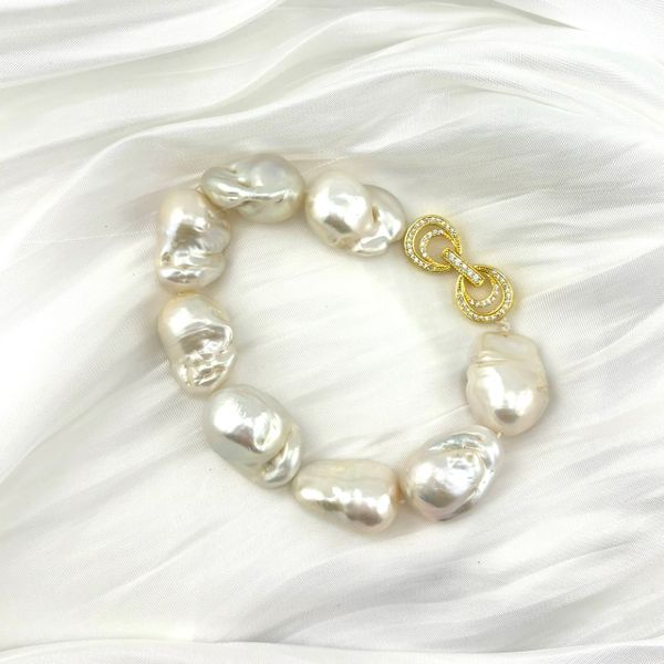 Vòng Tay Ngọc Trai Dị Phong Cách High Fashion MADAME HIEN PEARLS VTB070