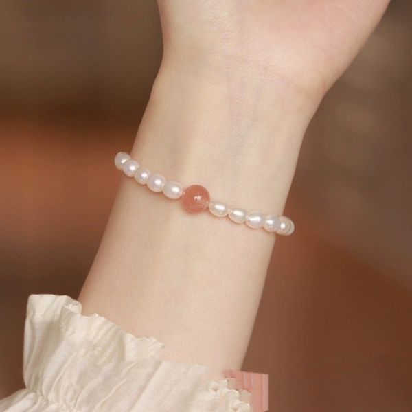 Vòng Tay Ngọc Trai Hình Gạo Mặt Cham Hạt Đá Màu Dâu Ngọt Ngào MADAME HIEN PEARLS Cho Nữ VTG035