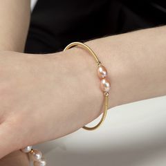Vòng Tay Ngọc Trai Tối Giản Đính Ngọc Trai Giọt Nước Kiểu Còng Cứng MADAME HIEN PEARL VTG013