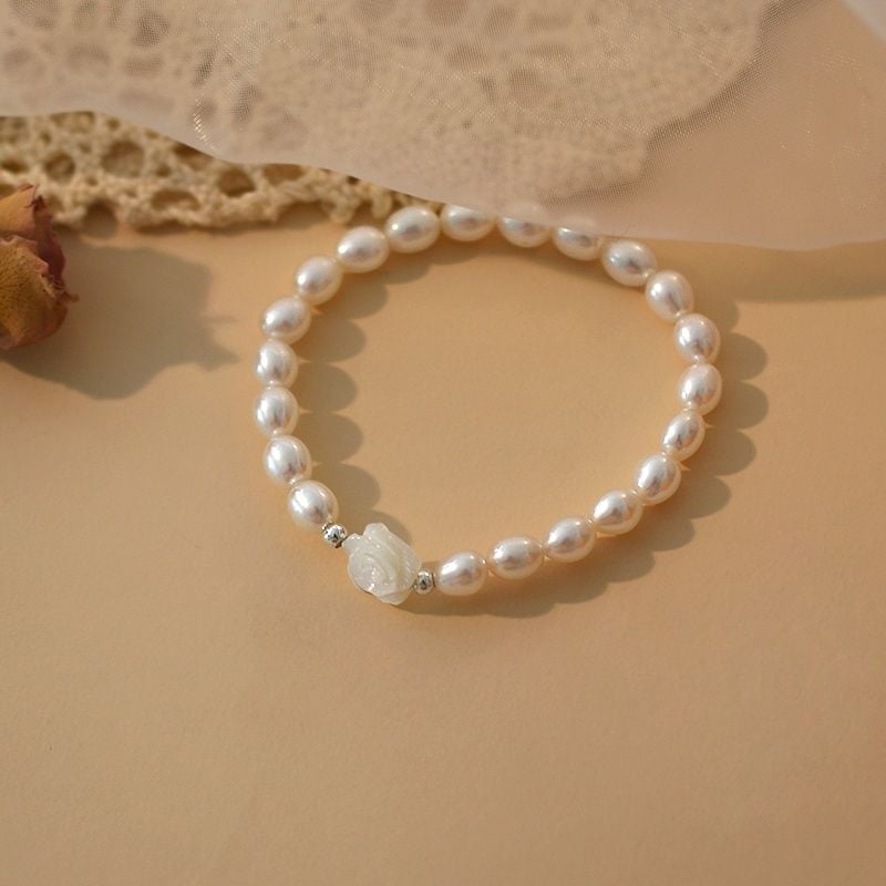Vòng Tay Ngọc Trai Tự Nhiên Phối Mặt Hoa Hồng Vỏ Sò MADAME HIEN PEARLS Đáng Yêu VTG028