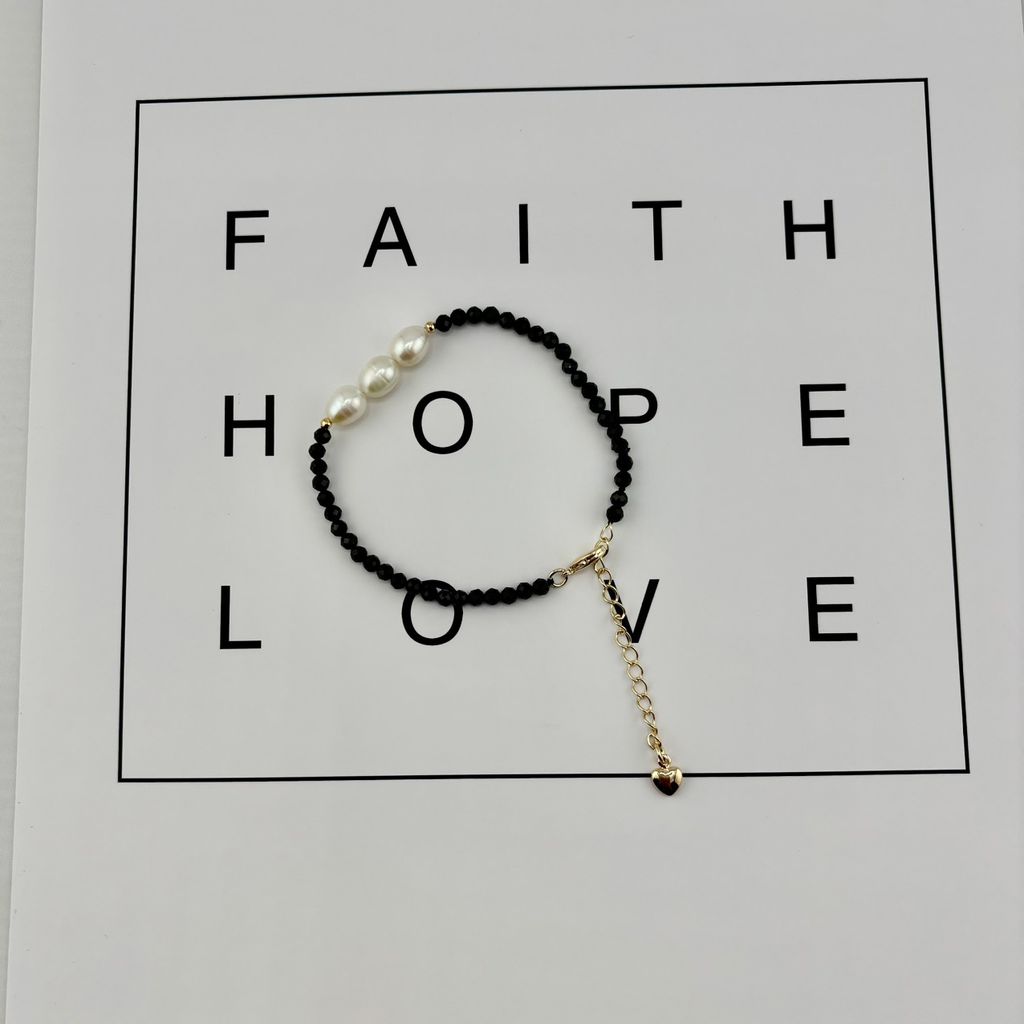 Vòng Tay Pha Lê Đen Phối Mặt 3 Hạt Ngọc Trai Oval Tự Nhiên MADAME HIEN PEARLS Unisex Nam Nữ VTG030