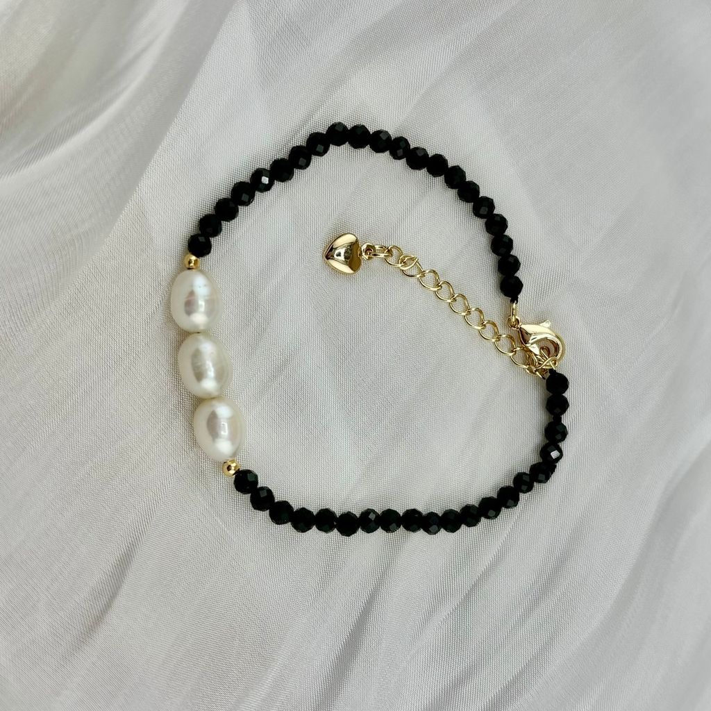 Vòng Tay Pha Lê Đen Phối Mặt 3 Hạt Ngọc Trai Oval Tự Nhiên MADAME HIEN PEARLS Unisex Nam Nữ VTG030