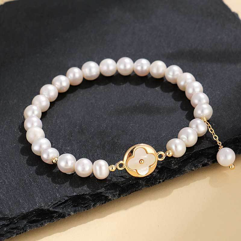 Vòng Tay Ngọc Trai Hạt Gần Tròn Mặt 4 Lá LV Clover Sang Trọng MADAME HIEN PEARL Thời Trang Nữ VTT116