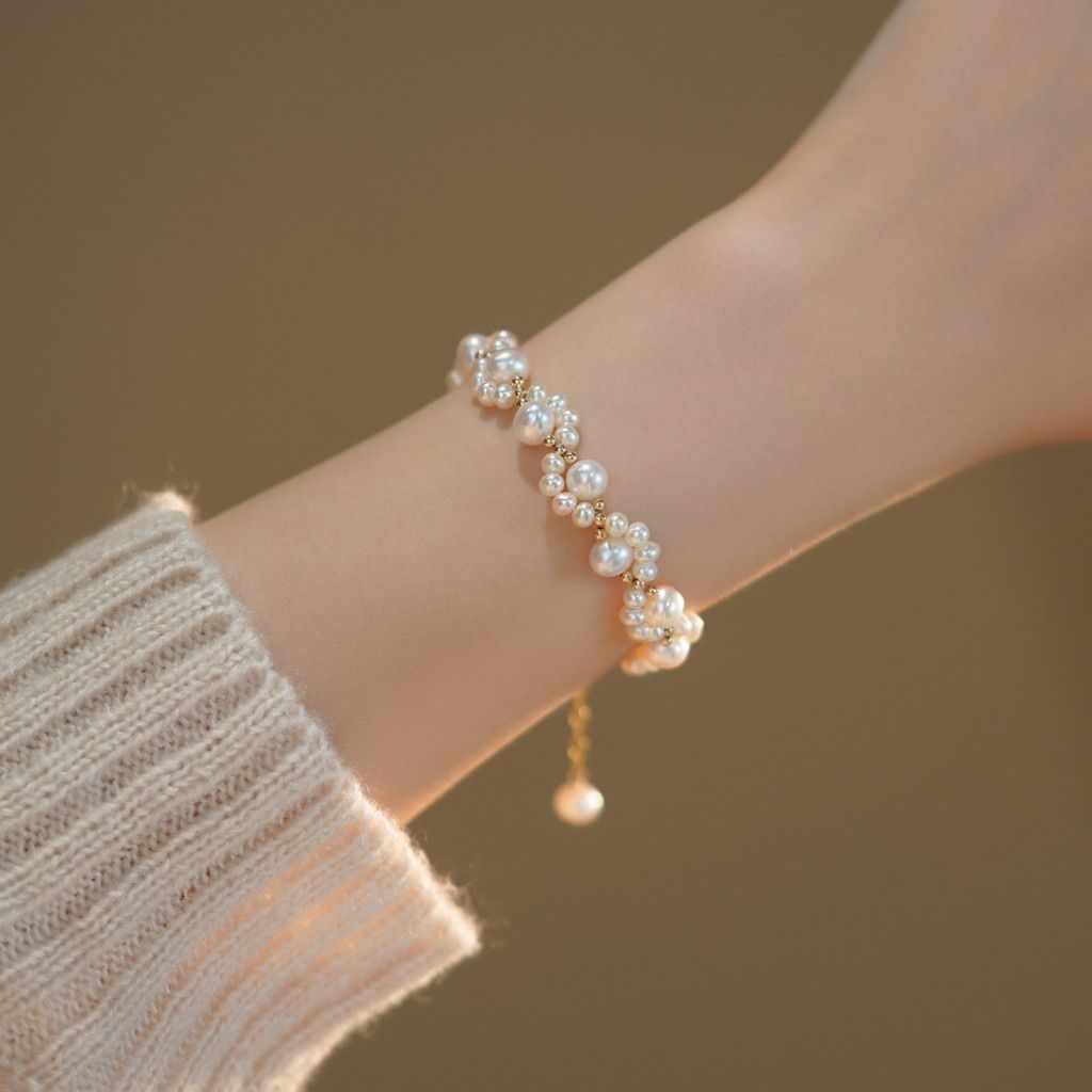 Vòng Tay Ngọc Trai Kết Kiểu Chân Mèo Nữa Vòng Hoa Sang Trọng MADAME HIEN PEARL Cho Nữ VTT118