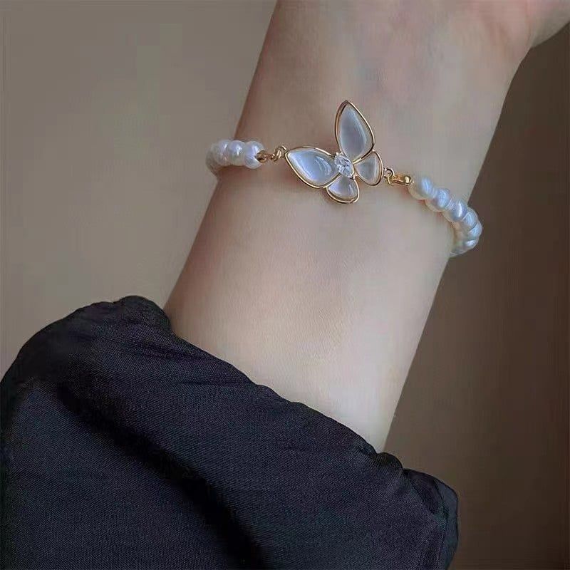 Vòng Tay Ngọc Trai Khoá Bướm Thời Trang Cao Cấp MADAME HIEN PEARLS Cho Nữ VTT025