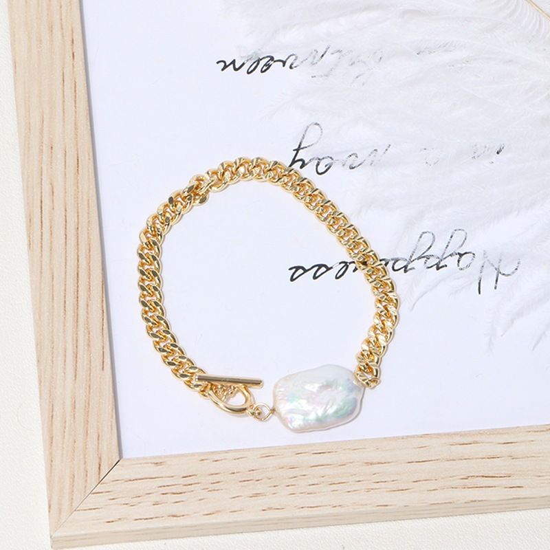Vòng Tay Mặt Ngọc Trai Baroque Vuông Đơn Giản Phối Dây Kim Loại Mặt Khóa OT MADAME HIEN PEARLS VTB053