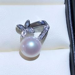 Dây Chuyền Mặt Ngọc Trai Tự Nhiên Dáng V Ngược Cành Hoa 4 Cánh Nhỏ Xinh Xắn MADAME HIEN PEARLS Cho nữ MN063