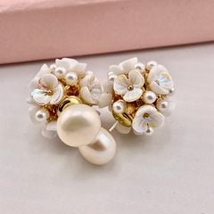 Bông Tai Hoa Cẩm Tú Cầu 3D Vỏ Sò Đính Ngọc Trai Nuôi Tự Nhiên Quý Phái 2 Kiểu Đeo Linh Hoạt MADAME HIEN PEARLS Cho Nữ BTN039