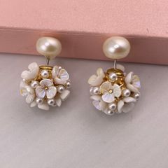 Bông Tai Hoa Cẩm Tú Cầu 3D Vỏ Sò Đính Ngọc Trai Nuôi Tự Nhiên Quý Phái 2 Kiểu Đeo Linh Hoạt MADAME HIEN PEARLS Cho Nữ BTN039
