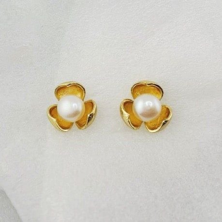 Bông Tai Ngọc Trai Tự Nhiên Hoa Hiệu Ứng 3 Cánh Nở Sống Động MADAME HIEN PEARLS BTN106