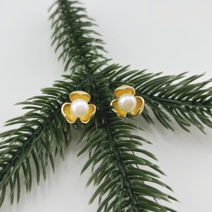 Bông Tai Ngọc Trai Tự Nhiên Hoa Hiệu Ứng 3 Cánh Nở Sống Động MADAME HIEN PEARLS BTN106